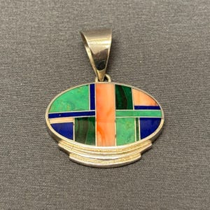 Ray Tracey Pendant - Etsy