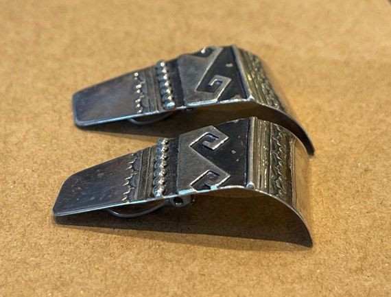 Navajo CLIP silver earrings, Long silver rug patt… - image 2