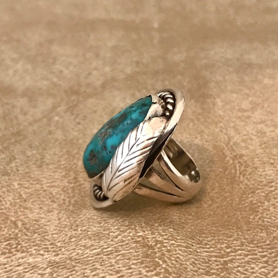 Vintage Navajo Green Turquoise Ring with Leaf Des… - image 4