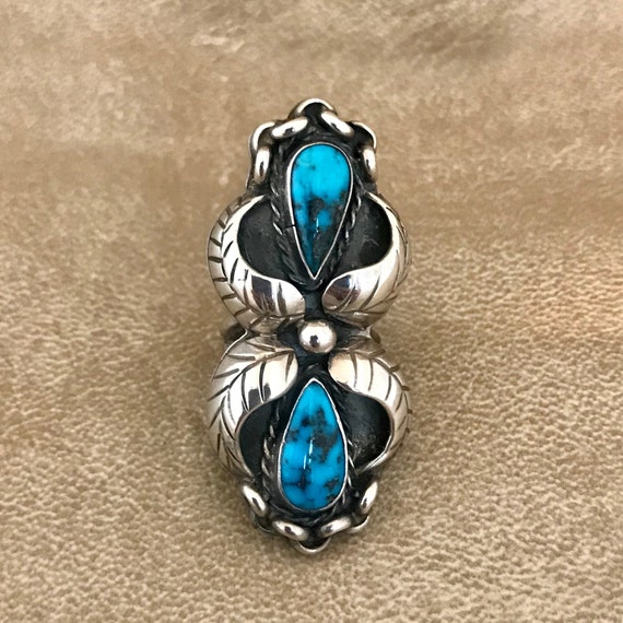 Vintage Navajo Blue Turquoise Ring with Leaf Desi… - image 2