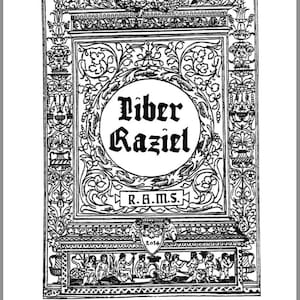 Puede incluir: Una ilustración en blanco y negro de una portada de libro con un marco adornado y el título "Liber Raziel" en un círculo. El texto "R.A.M.S." está debajo del título. El libro se describe como un "Manuscrito mágico hebreo del siglo XI."
