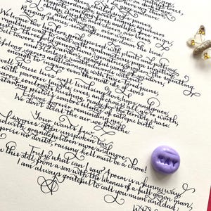 Carta con caligrafía florida, nota manuscrita personalizada