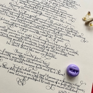 Individueller Buchstabe, individuelle Kalligraphie, handgeschriebenes Geschenk, Kalligraphiegeschenk, romantisches Freundingeschenk, Jahrestagsbrief