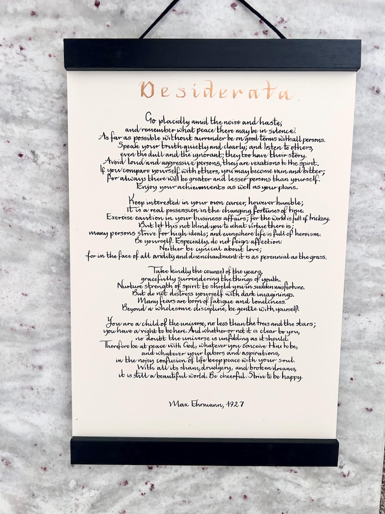 Lámina caligráfica del poema Desiderata: Arte mural inspirador imagen 4