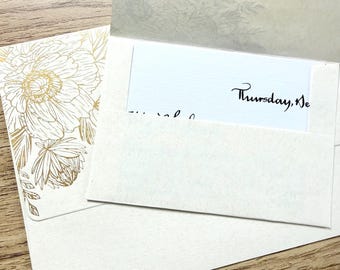 Mini carta caligráfica escrita a mano con sobre floral de lámina dorada / Regalos de escritura a mano para ella