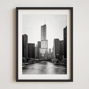 Chicago Skyline Photo, Chicago River, Downtown Chicago Print, Chicago Illinois, Black and White Chicago Wall Art, Chicago Buildings