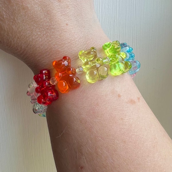 Bracelet extensible oursons en gélatine arc-en-ciel