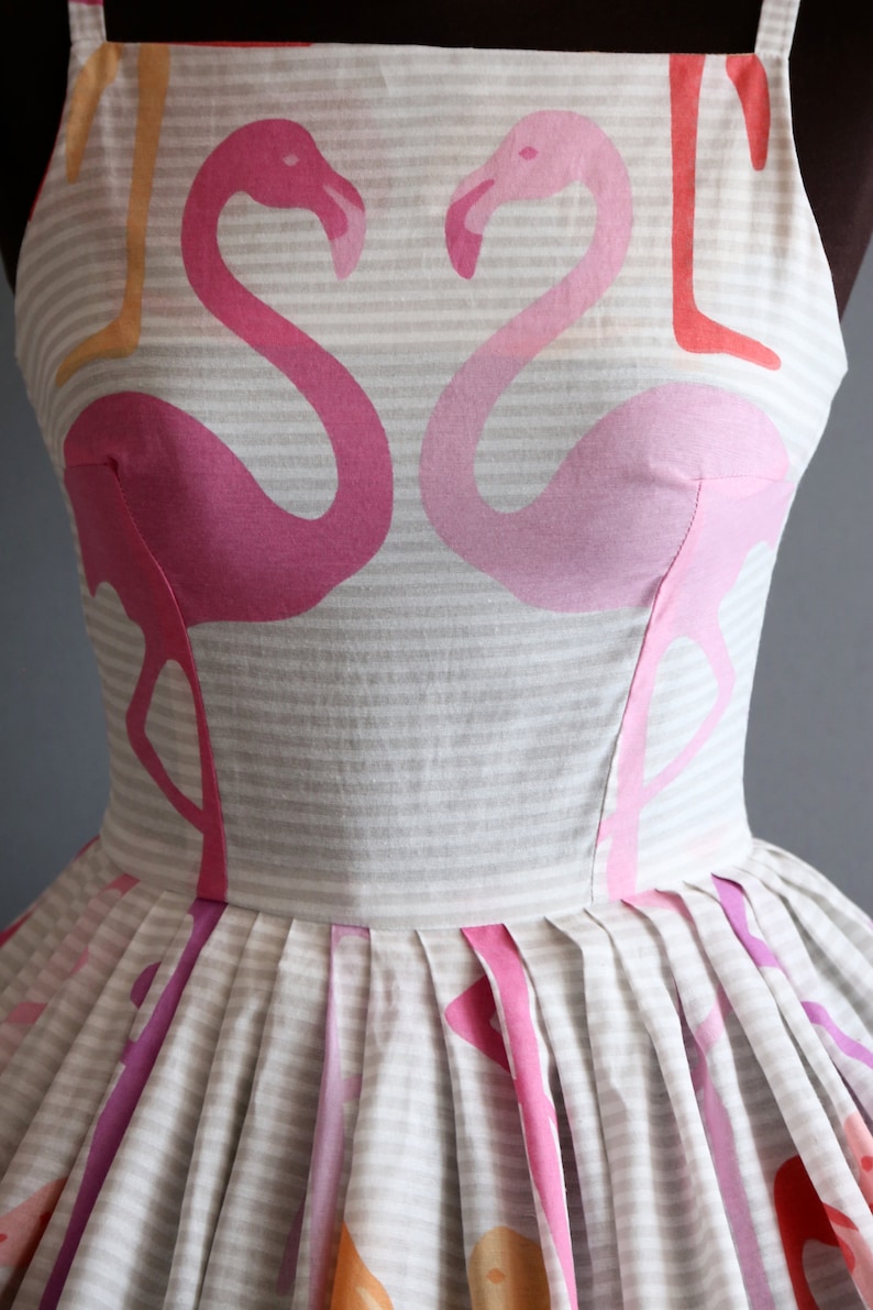 1950s Style White Pink Orange Red Flamingo Novelty Print Full Pleated Skirt Cotton Dress XS