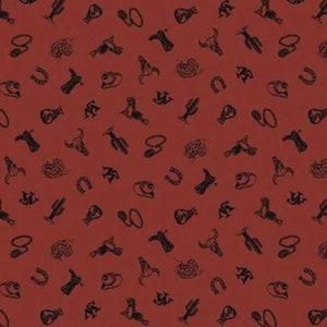 Puede incluir: Tela roja con un patrón repetido de iconos negros con temática de vaquero, incluyendo herraduras, cactus, lazos y cabezas de toro.