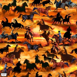 Op de afbeelding: Een naadloos patroon met een herhalend ontwerp van cowboys die op paarden rijden tegen een zonsondergangachtergrond. De paarden zijn bruin, zwart en wit, en de cowboys dragen traditionele westernkleding. Het patroon is perfect voor stoffen, behang of andere decoratieve toepassingen.