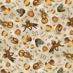 Pode incluir: Um padrão repetitivo com ilustrações de outono. O design inclui abóboras, raposas, guaxinins e espantalhos. A paleta de cores consiste em tons quentes como laranja, castanho e bege, criando uma estética acolhedora e sazonal.