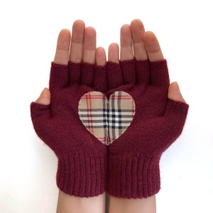 Maroon Gloves with Tartan Heart, Fingerless Mittens Women, Valentine Accessories For Wife, Unique Gifts for Plaid Mad, Valentine Clothing