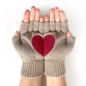 Women Heart Gloves, Unique Fingerless Mittens, Handmade Winter Accessories, Gift for Girlfriend, Texting Glove with Heart, Cold Weather Gift