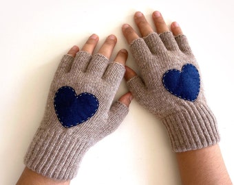 Frauen Fingerlose Handschuhe, Herz Handschuhe, Valentinstag Geschenk, handgemachte Geschenke, Geschenke für sie, Texting Handschuhe, Paar Geschenk, Valentine Kleidung