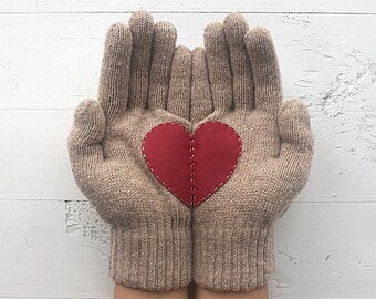 Heart Gloves Women, Valentines Day Mittens, Unique Handmade Items, Winter Accessories Woman, Best Winter Accessories, Heart Mittens