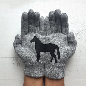 Pferdehandschuhe, Frauenhandschuhe, Pferdeliebhabergeschenk, Valentinskleidung, Tierhandschuhe, einzigartiges Geschenk, Pferdegeschenke, Winteraccessoires Bild 1