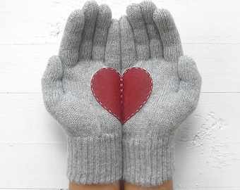 Gants coeur, moufles femme, accessoires d'hiver, meilleur cadeau pour la Saint-Valentin, gants gris, cadeau fait main, vêtements pour femme, cadeaux uniques, cadeau pour elle