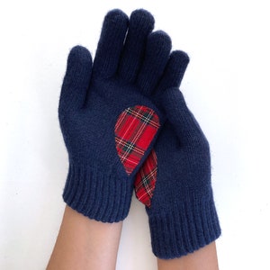 Women Heart Gloves, Navy Mittens, Best Holiday Gifts, Christmas Gift, Navy Blue Gloves, Tartan Fabric, Knit Accessories, Handmade Clothing image 3