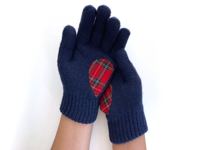Women Heart Gloves, Navy Mittens, Best Holiday Gifts, Christmas Gift, Navy Blue Gloves, Tartan Fabric, Knit Accessories, Handmade Clothing image 3