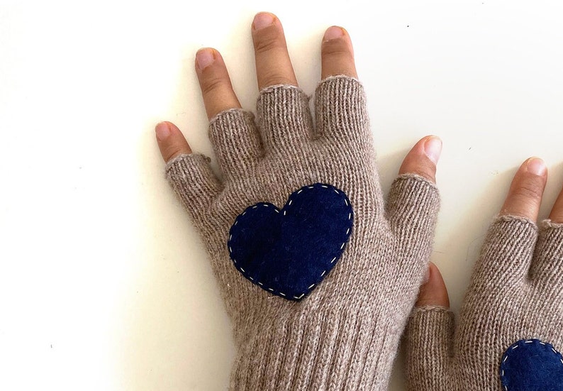 Woman Fingerless Gloves, Heart Mittens, Valentines Day Gift, Handmade Gifts, Gifts For Her, Texting Mittens, Couple Gift, Valentine Clothing image 9