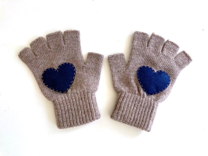 Woman Fingerless Gloves, Heart Mittens, Valentines Day Gift, Handmade Gifts, Gifts For Her, Texting Mittens, Couple Gift, Valentine Clothing 画像 5