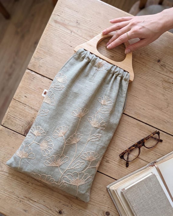 Embroidered Handbag with Wooden Handle, Sage Green Floral Summer Tote Bag, Unique Beach Bags