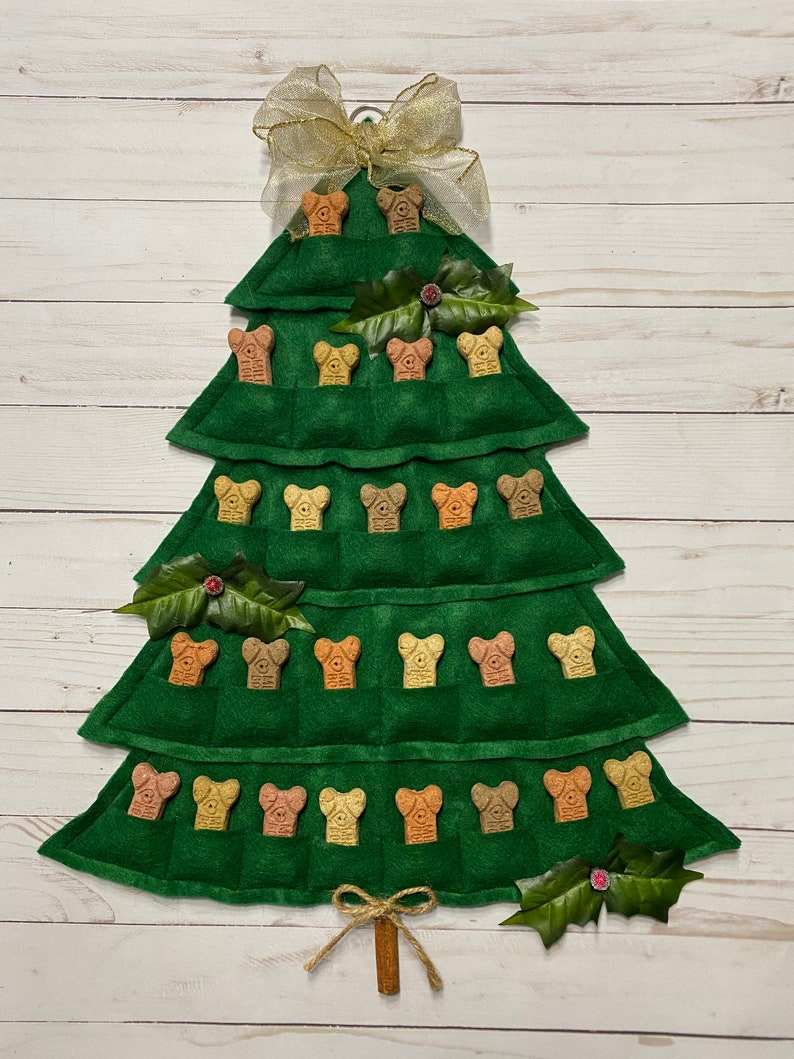 Puppy Treat TreeAdvent Calendar Emerald w/Biscuits