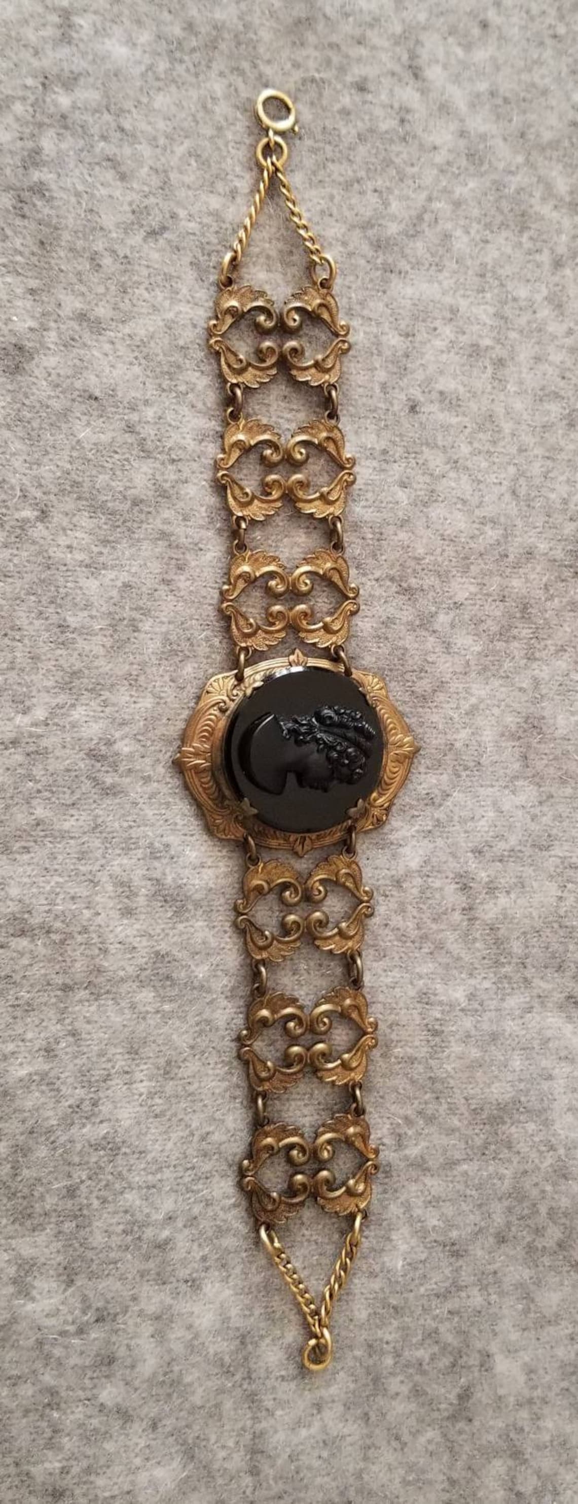 Black Cameo Bracelet Metal Bronze Tone Ornate Vintage Unique Etsy black-cameo-bracelet-metal-bronze-tone-ornate-vintage-unique-etsy