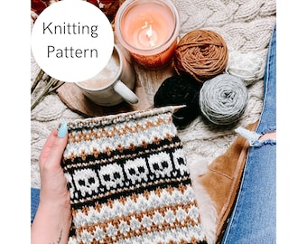 Spooky Skull Cowl PATTERN | cowl pattern, knitting pattern, knitted cowl patterns, knit patterns, colorwork patterns, fair isle patterns