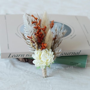 White Wedding Boutonniere/Wedding Boutonniere/Dried Flower Boutonniere/Mini Dried Flower Bouquet/Dried Boutonniere/Birthday Boutonniere