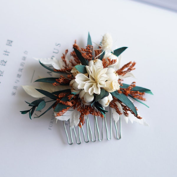 Hair Comb/Dainty Wedding Floral Comb/ Bridal Hair Accessory/Dried Flowers Comb/Wedding Tiara/Bridal Headdress