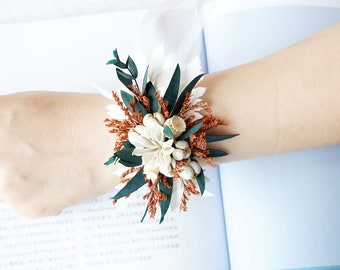 Corsage da polso/Corsage/Corsage da sposa/Corsage di fiori secchi/Corsage da donna/Corsage di erba della pampa/Braccialetto di fiori/Corsage fatti a mano