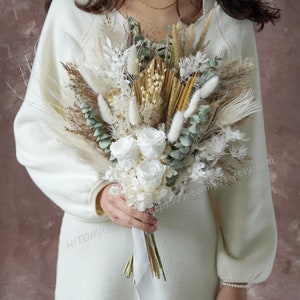 Wedding bouquet,Dried flower bouquet,Bridal bouquet,Pampas Grass bouquet,Natural flower,Flower Arrangement,Wedding decoration,Palm Leaf