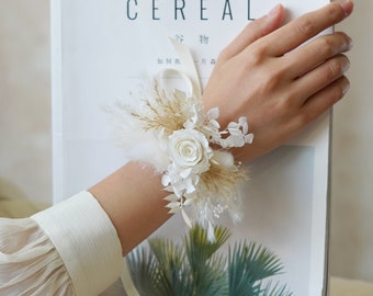 Cream Wrist Corsages/Pampas Grass Corsages/Flower Bracelet/Handmade Corsages/Corsages/Wedding Corsages/Dry Flower Corsages/Ladies Corsages