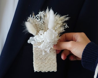 Boutonnière de poche crème, boutonnière de fleurs séchées Rose blanche, boutonnière de mariage bohème, boutonnière de garçons d'honneur, boutonnière d'herbe de la pampa