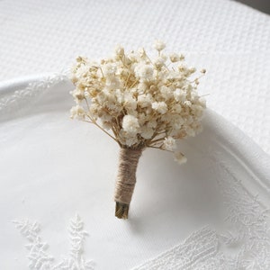 Boutonniere / Hochzeit Boutonniere / Trockenblumen Boutonniere / Mini Trockenblumenstrauß / Getrocknete Boutonniere / Weiße Boutonniere / Gypsophila Boutonniere