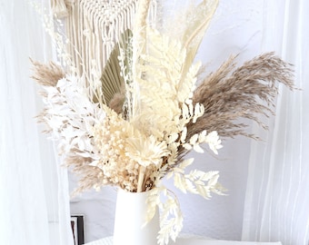 Pampas Grass,Dried flower bouquet,Palm leaf bouquet,Natural flower decor,Flower Arrangement,home decoration, home bouquet