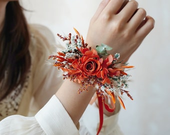 Corsage brun rouille,Corsage de poignet rose orange brûlé et hortensias,Corsage de poignet terre cuite,Corsage bohème,Corsage de mariée,Bracelet fleurs de mariage