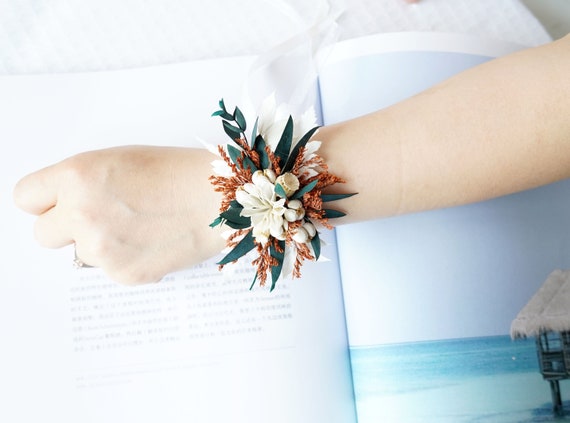 Wrist Corsages/Corsages/Wedding Corsages/Dry Flower Corsages/Ladies Corsages/Pampas Grass Corsages/Flower Bracelet/Handmade Corsages