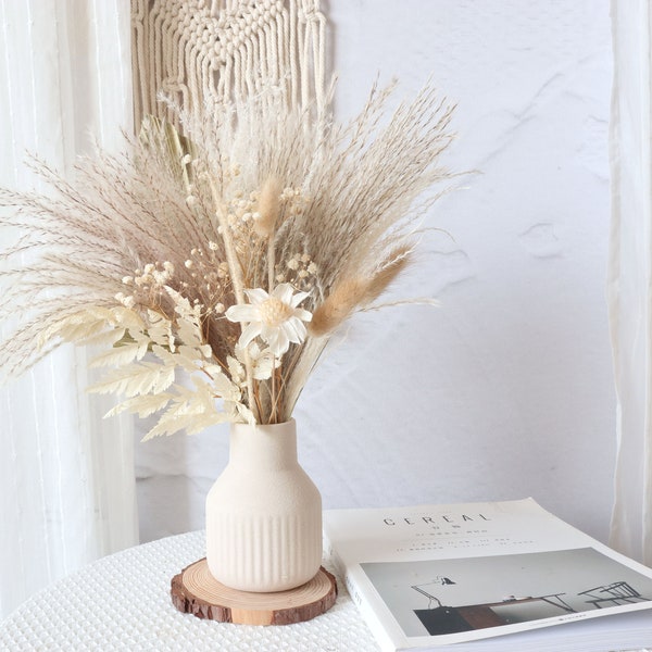 Torkad blombukett, Pampasgräsbukett, vasfyllning, torkade blommor, naturlig blomsterdekor, blomsterarrangemang, heminredning, hembukett