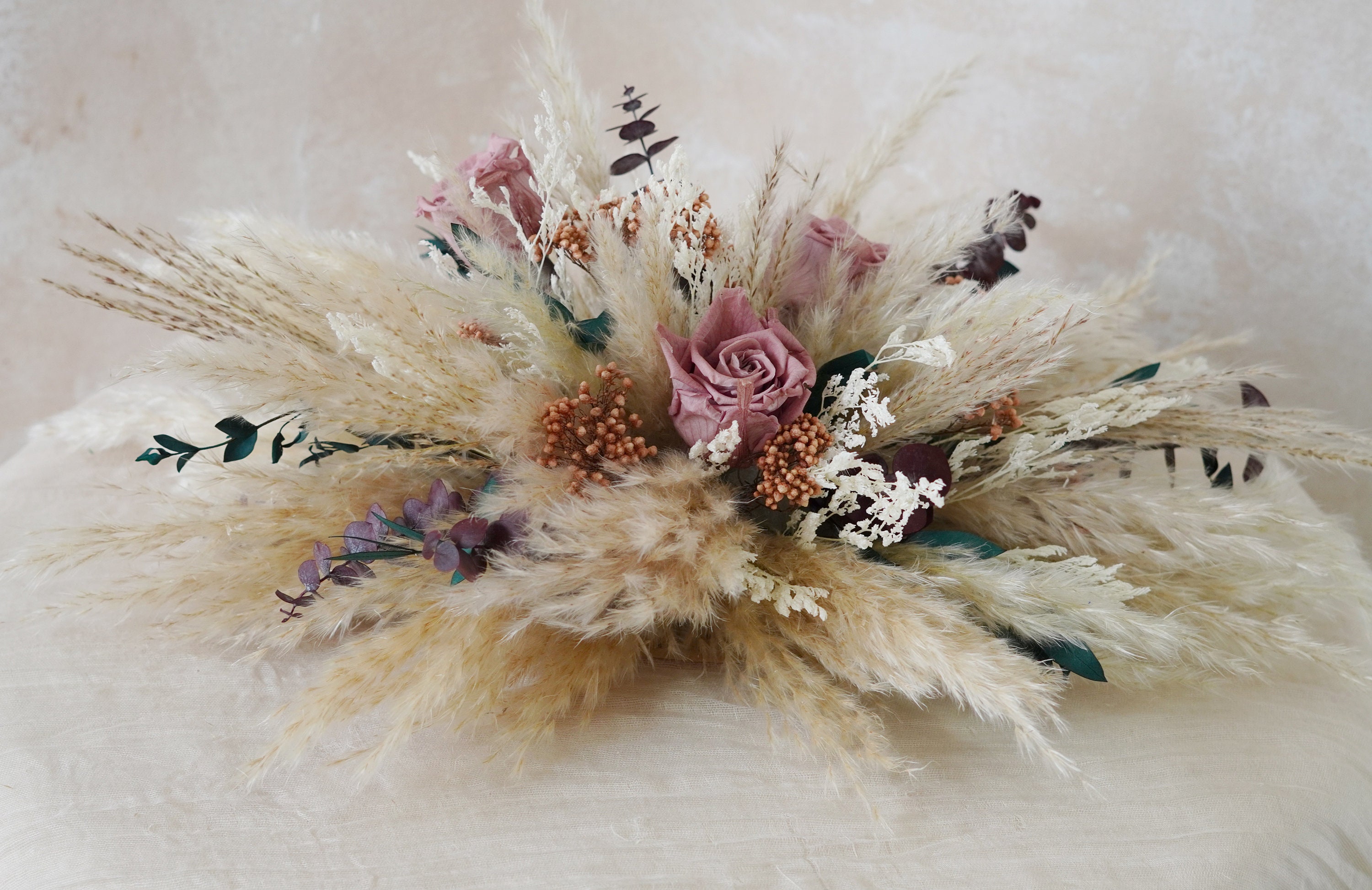 Centro de mesa de boda con flores secas, centro de mesa de rosa rosa  polvorienta, centros de mesa de boda boho, telón de fondo de boda de hierba  de las pampas, centro, image size:3000x1947