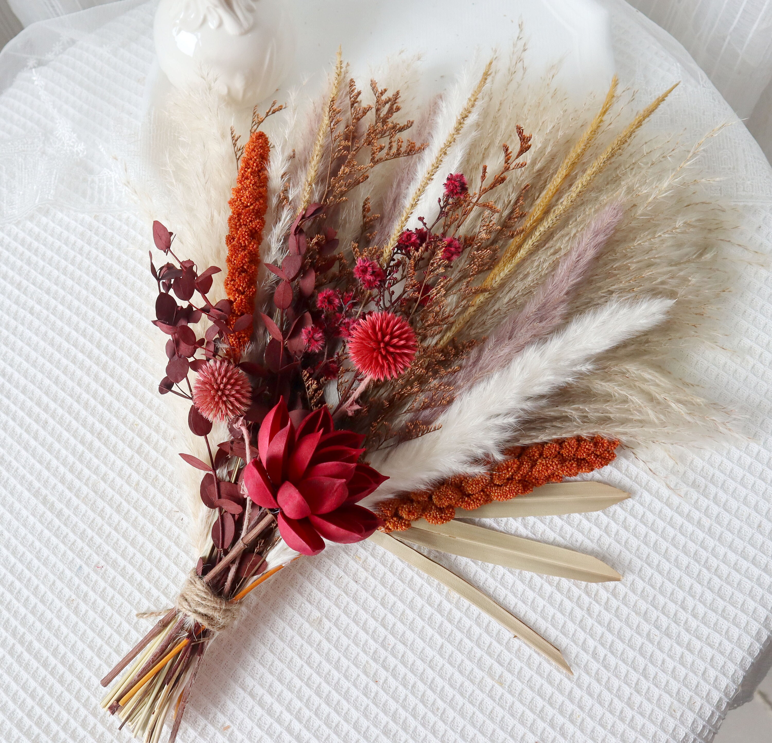 Wholesale Pampas Grass Red Phragmites Dry Flower Bouquet for Wedding Home  Decoration - China Dry Flower and Dried Flower price