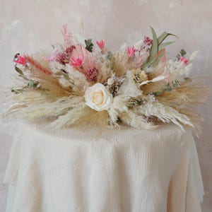 Blush Dried Flower Wedding Centerpiece,Pink Wedding Centerpiece,Boho Wedding Centerpieces,Pampas Grass Wedding Backdrop,Table Centerpiece