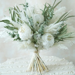 White Bridal Bouquet,Wedding Bouquet,Boho Flower Bouquet,Baby&#39;s Breath and Eucalyptus,Bridal Bouquet,Wedding Decoration,Wedding Silk Bouquet