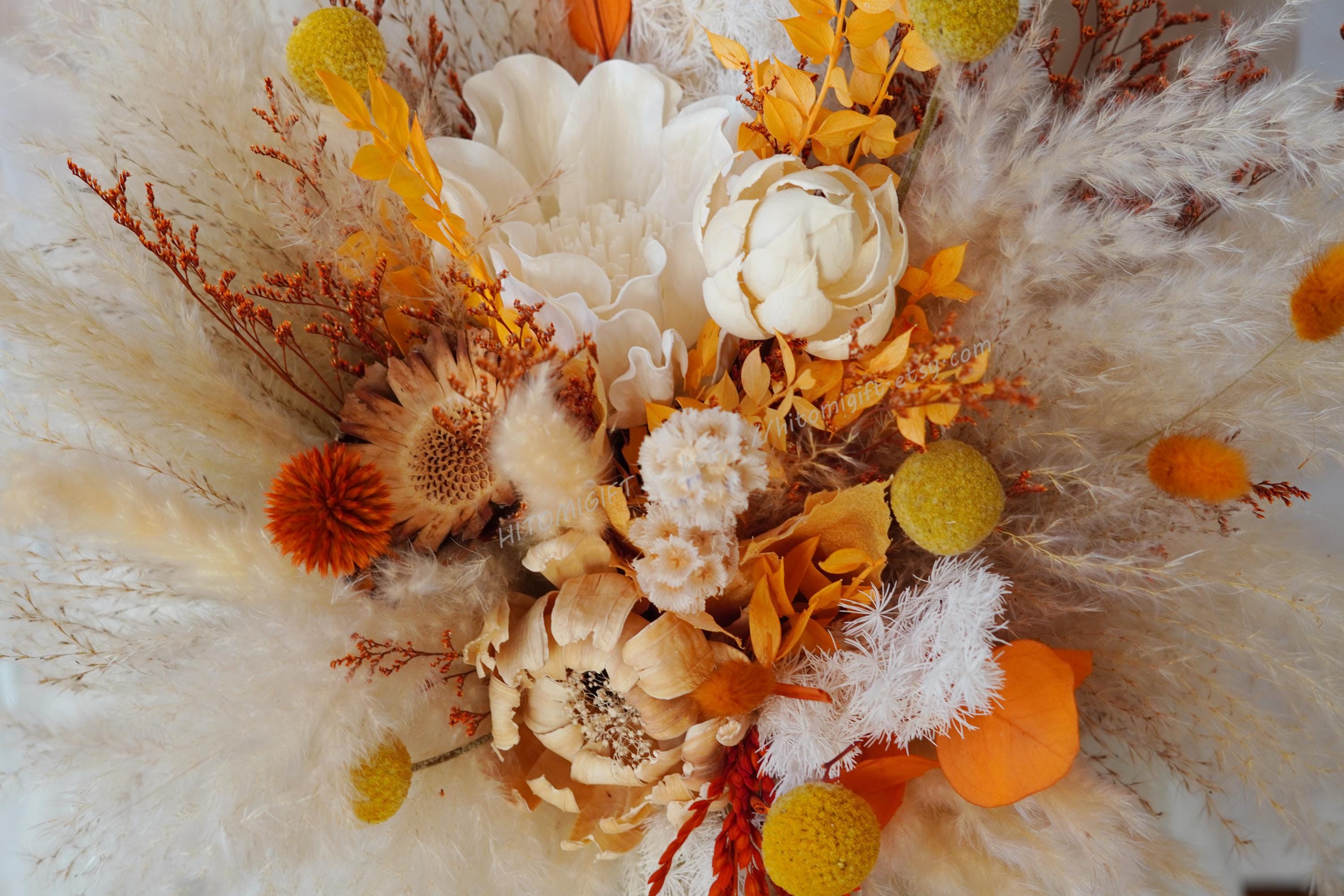 オレンジのブライダルブーケ、オレンジのウェディングブーケ、秋の花嫁