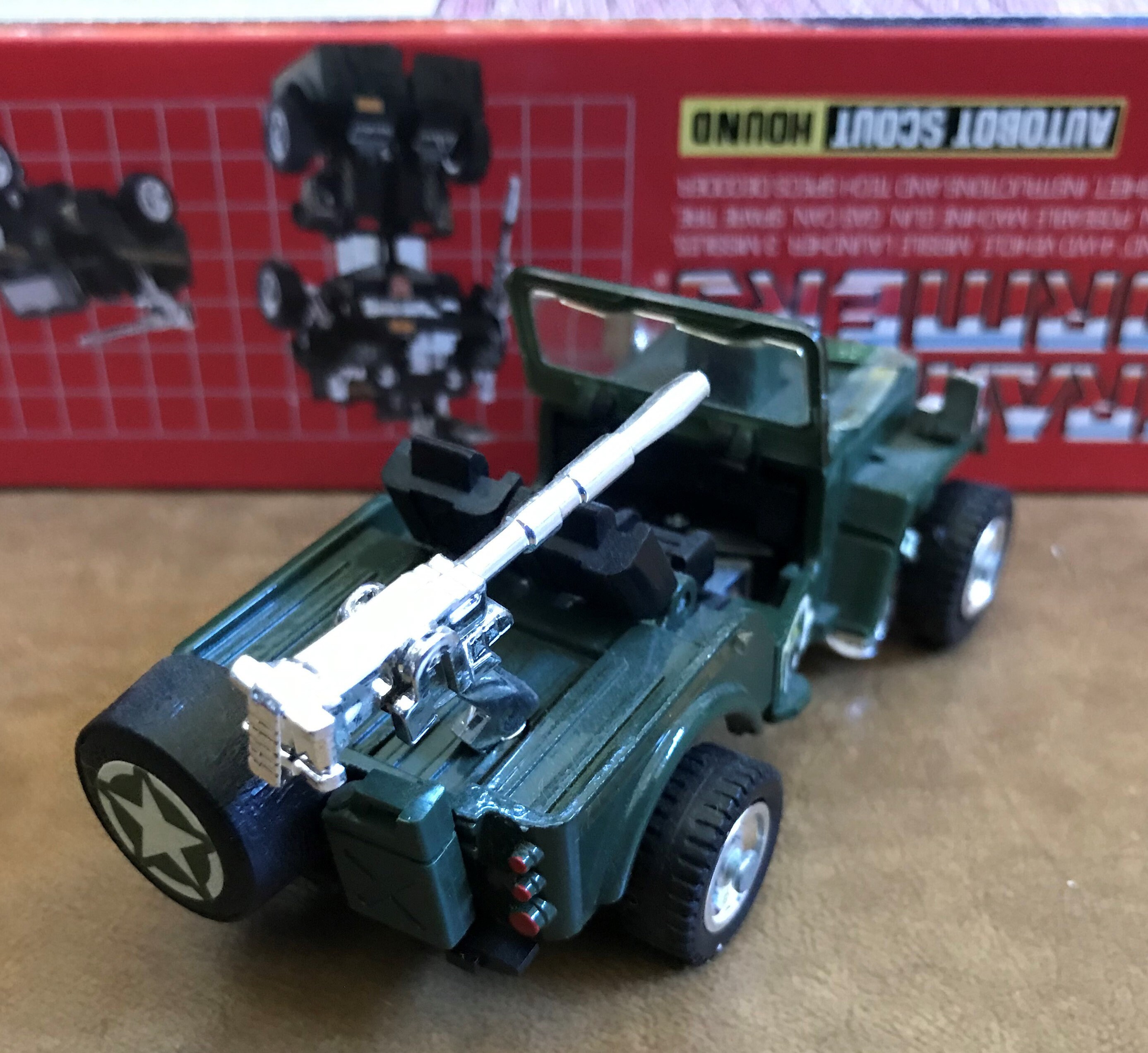 トランスフォーマー G1 復刻版 オートボット ハウンド | 未開封、100