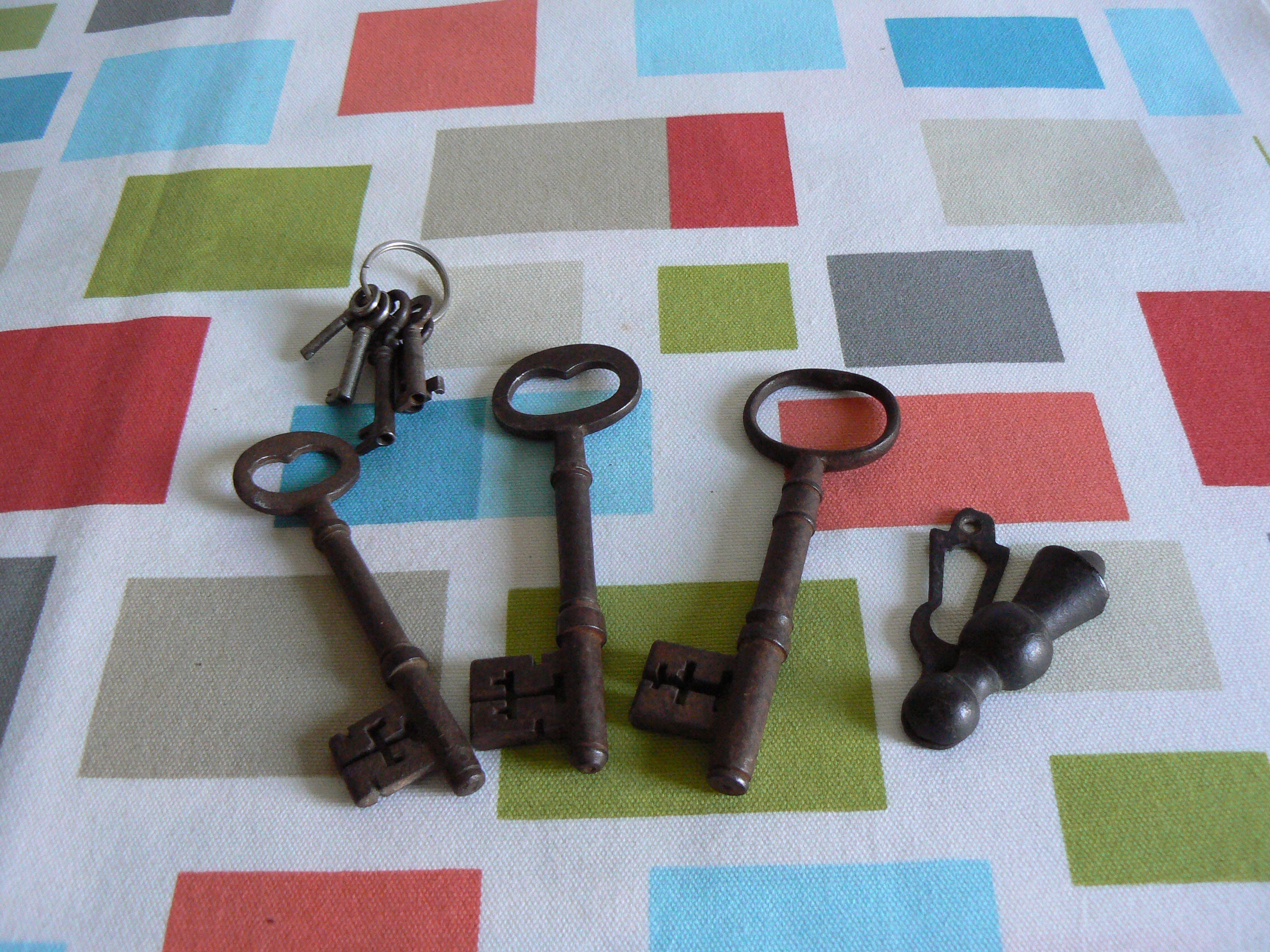 Old Skeleton Keys Vintage Jewelry Antique Keys Charms Door Lock Gate Church  Window Steampunk Keys Craft Supply Scrapbook Bookmark Favor Gift 