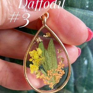 March Birth Flower, Pressed Dried Flower Necklace, Resin Jewelry, Personalized, Christmas, Holiday, Gift For Her, Friend, Women&#39;s Gift!