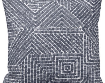 Cuscino decorativo tribale OUTDOOR, stampa batik blu navy