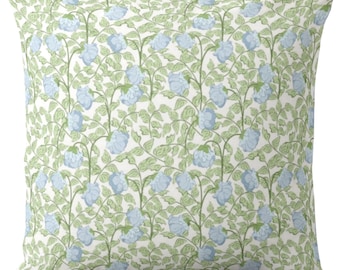 OUTDOOR Florale Quadrat- und Lendenkissenbezüge, Küstenblau & Grasgrün Botanischer Druck